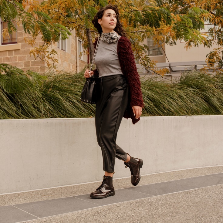 Originele Dames Veterlaarzen Bordeaux Brush Blundstone